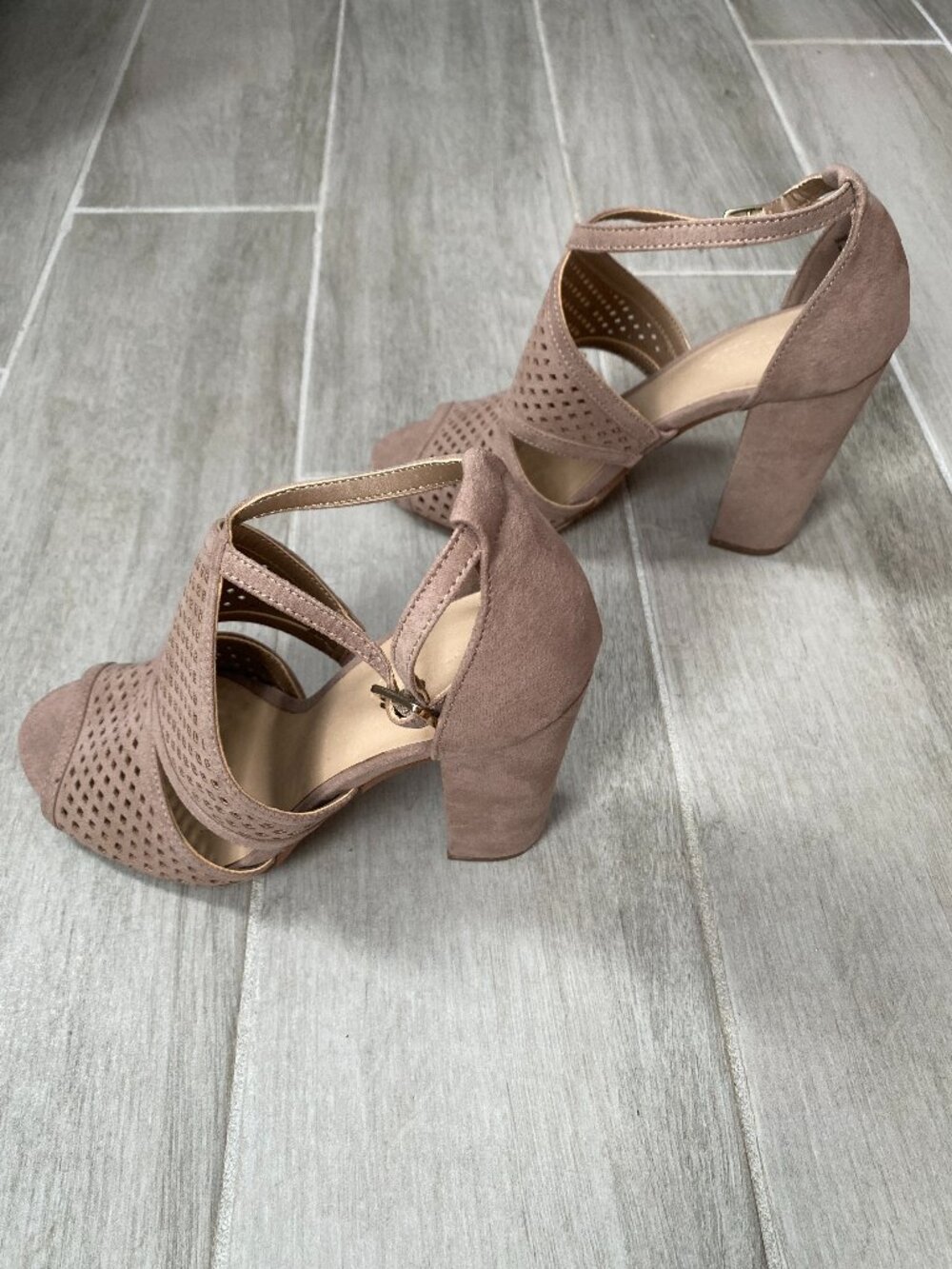 NEW Charlotte Russe Suede Block Heel Peep Toe Sandals Sz 6